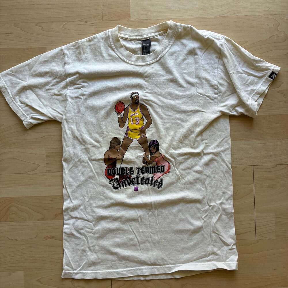 Y2K Undefeated Double Teamed Lakers funny Graphic T-Shirt XS